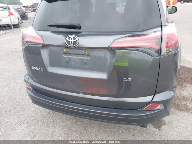 Toyota RAV4 LE 2018 JTMZFREV0JJ749925 Image 19