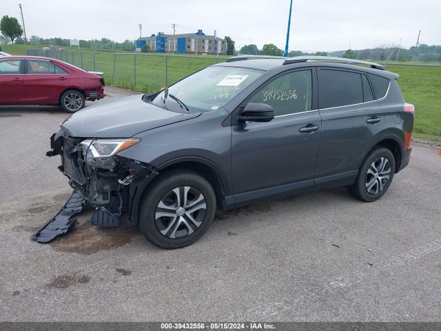 Toyota RAV4 LE 2018 JTMZFREV0JJ749925 Image 2