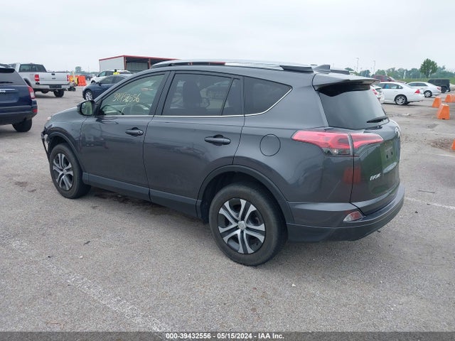 Toyota RAV4 LE 2018 JTMZFREV0JJ749925 Image 3