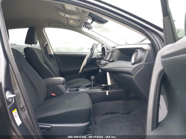 Toyota RAV4 LE 2018 JTMZFREV0JJ749925 Image 5