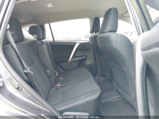 Toyota RAV4 LE 2018 JTMZFREV0JJ749925 Image 8