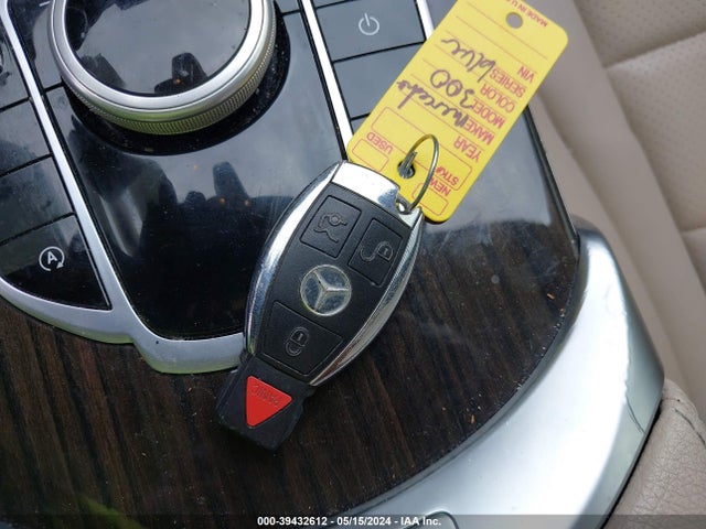 55SWF4JB1HU233980 Mercedes-Benz C 300 Luxury/sport