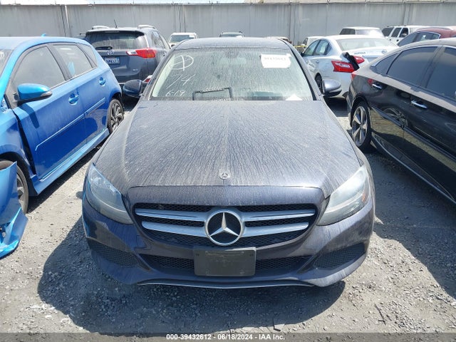55SWF4JB1HU233980 Mercedes-Benz C 300 Luxury/sport