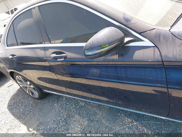 55SWF4JB1HU233980 Mercedes-Benz C 300 Luxury/sport