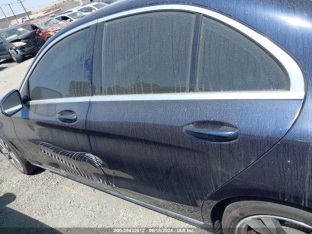 55SWF4JB1HU233980 Mercedes-Benz C 300 Luxury/sport