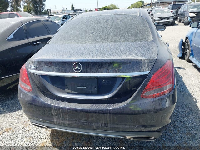 55SWF4JB1HU233980 Mercedes-Benz C 300 Luxury/sport