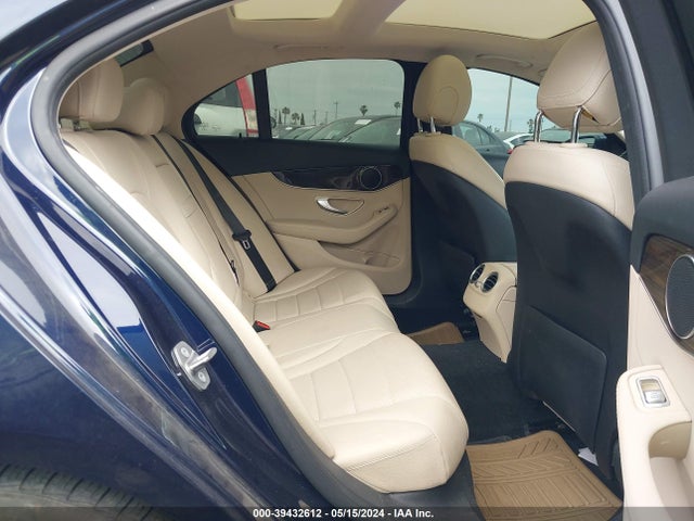 55SWF4JB1HU233980 Mercedes-Benz C 300 Luxury/sport