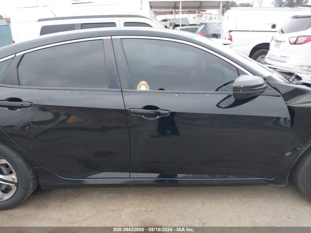 Honda Civic Lx 2018 2HGFC2F59JH558296 Image 13