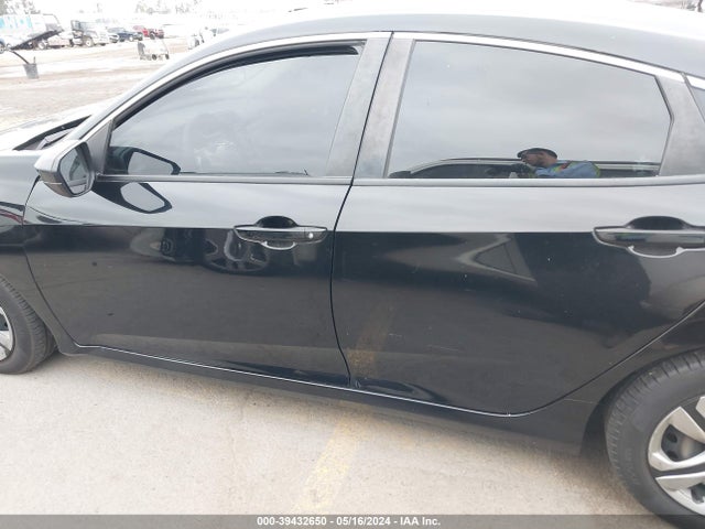 Honda Civic Lx 2018 2HGFC2F59JH558296 Image 14