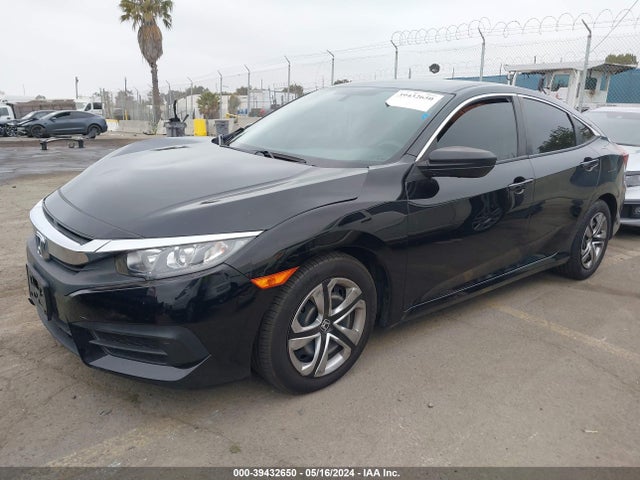 Honda Civic Lx 2018 2HGFC2F59JH558296 Image 2