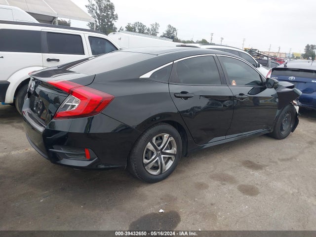 Honda Civic Lx 2018 2HGFC2F59JH558296 Image 4