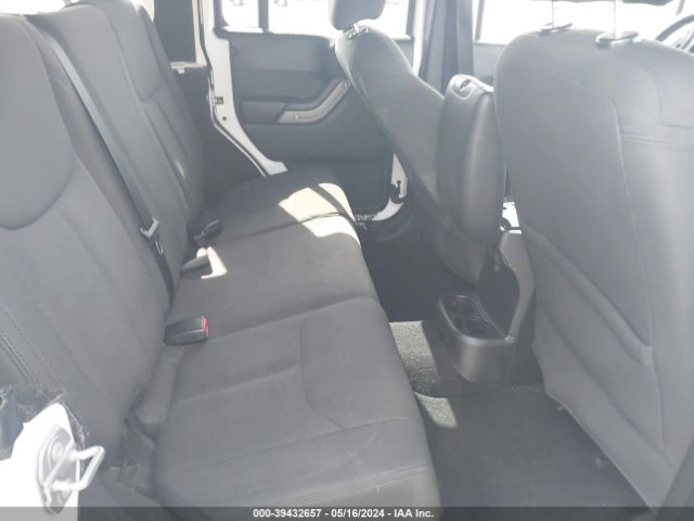 1C4BJWDG2HL624375 Jeep Wrangler Unlimited Sport 4x4