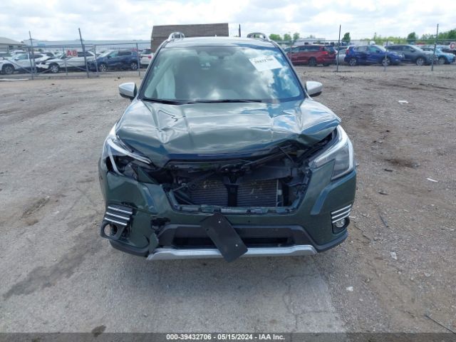 JF2SKARCXNH526068 Subaru Forester Touring