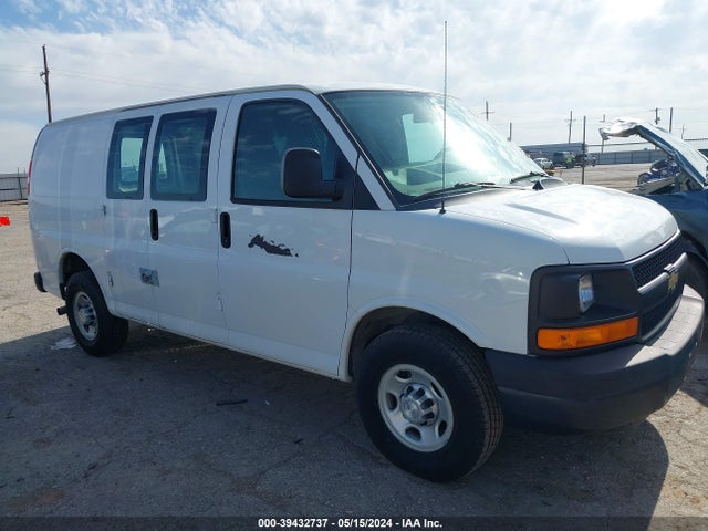 Chevrolet Express 2500 Work Van 2015 1GCWGFCG5F1260897 Image 1