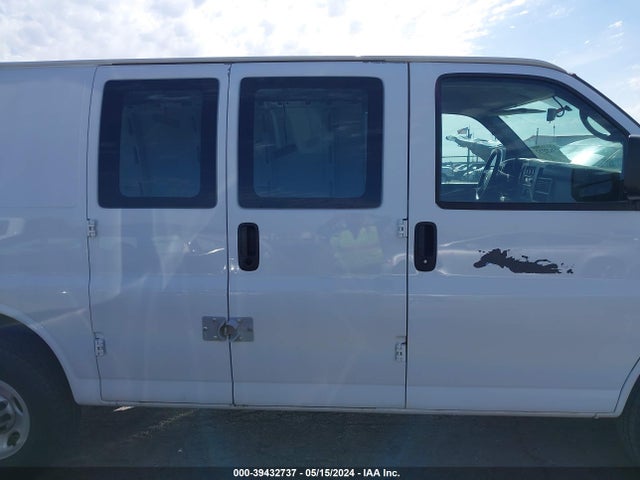 Chevrolet Express 2500 Work Van 2015 1GCWGFCG5F1260897 Image 13