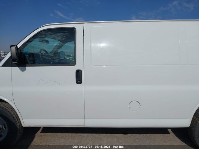 Chevrolet Express 2500 Work Van 2015 1GCWGFCG5F1260897 Image 14