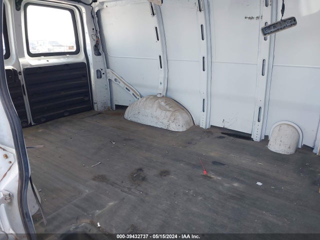 Chevrolet Express 2500 Work Van 2015 1GCWGFCG5F1260897 Image 8