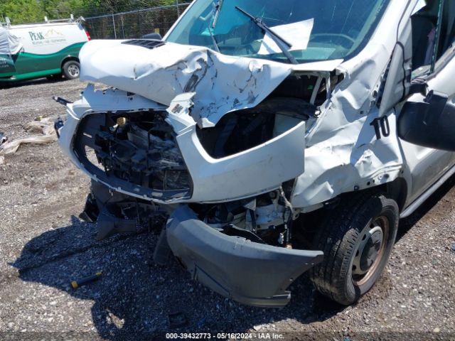 1FTYR1ZM3GKA29396 Ford Transit-250