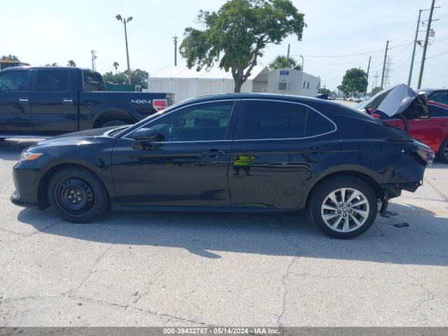 4T1C11AK4MU533642 Toyota CAMRY LE