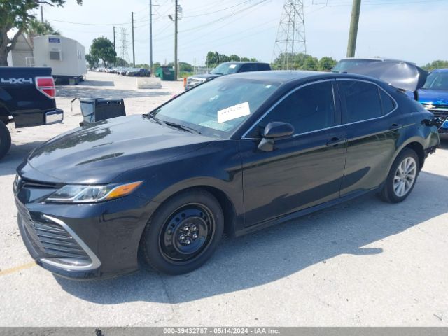 4T1C11AK4MU533642 Toyota CAMRY LE