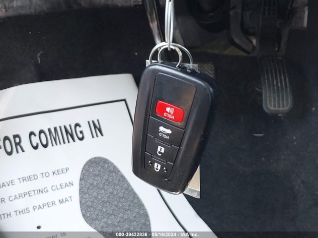 Toyota Corolla Hybrid Le 2022 JTDEAMDE1N3001230 Image 11
