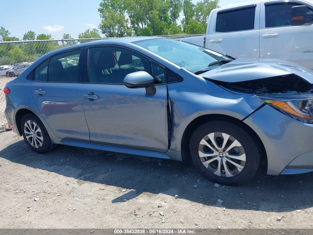 Toyota Corolla Hybrid Le 2022 JTDEAMDE1N3001230 Image 13