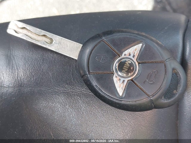 2005 MINI COOPER S WMWRE33465TD97809 Photo 10