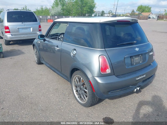 2005 MINI COOPER S WMWRE33465TD97809 Photo 2