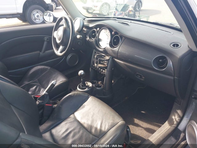 2005 MINI COOPER S WMWRE33465TD97809 Photo 4