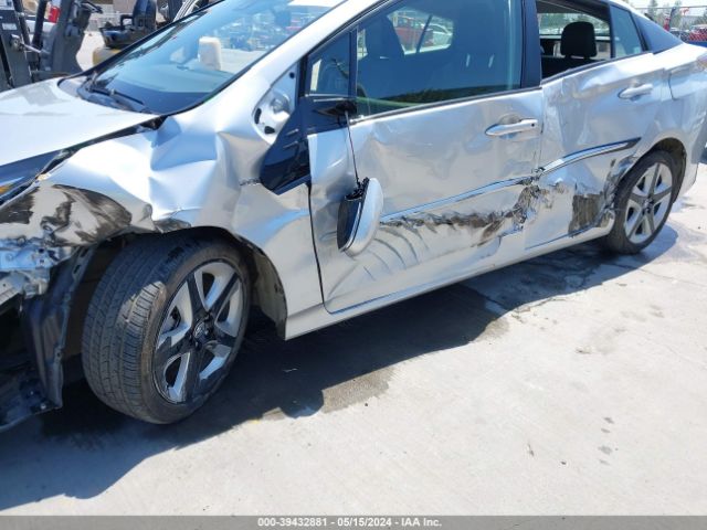 JTDKARFU7G3020520 Toyota Prius Three Touring