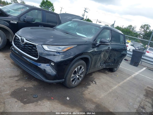 Toyota Highlander Xle 2022 5TDGZRAH1NS553435 Image 2
