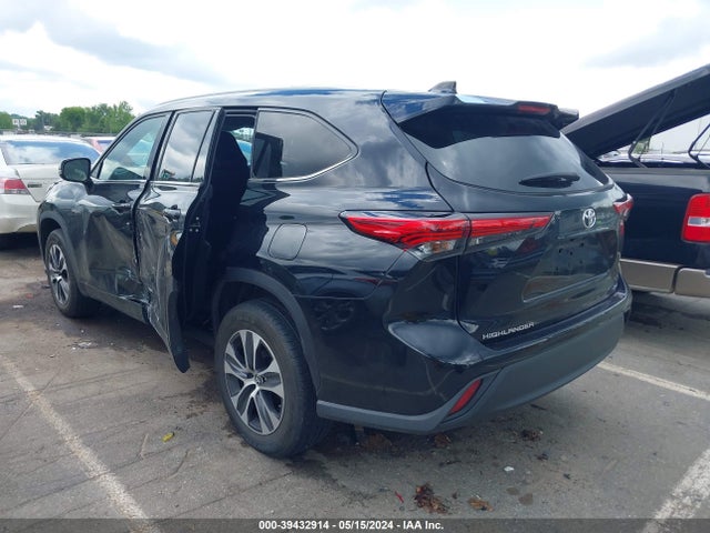 Toyota Highlander Xle 2022 5TDGZRAH1NS553435 Image 3
