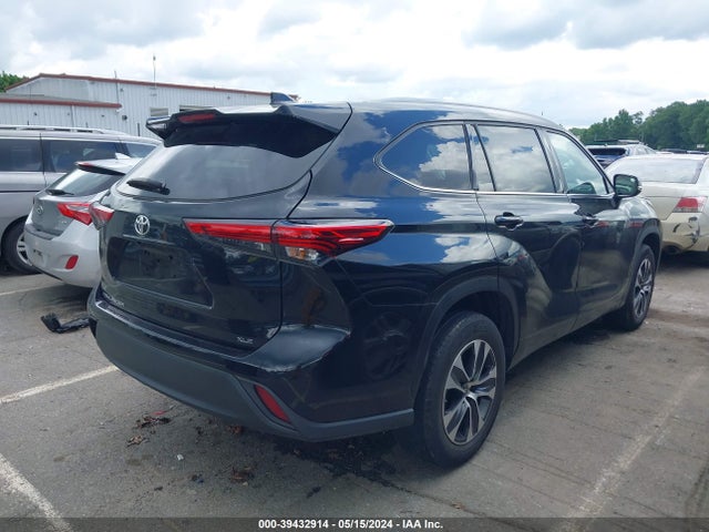 Toyota Highlander Xle 2022 5TDGZRAH1NS553435 Image 4
