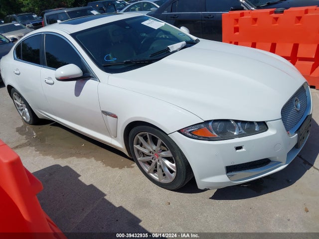2015 JAGUAR XF SAJWA0FS3FPU87616 Photo 0