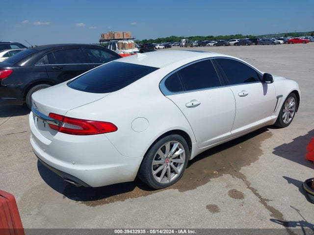 2015 JAGUAR XF SAJWA0FS3FPU87616 Photo 3