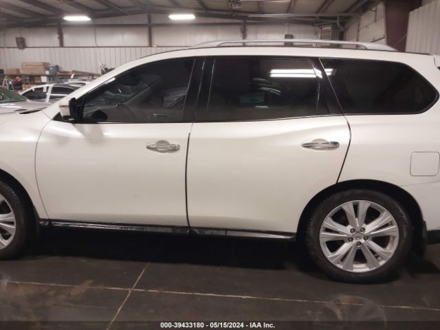5N1DR2MMXJC604683 Nissan Pathfinder Sl