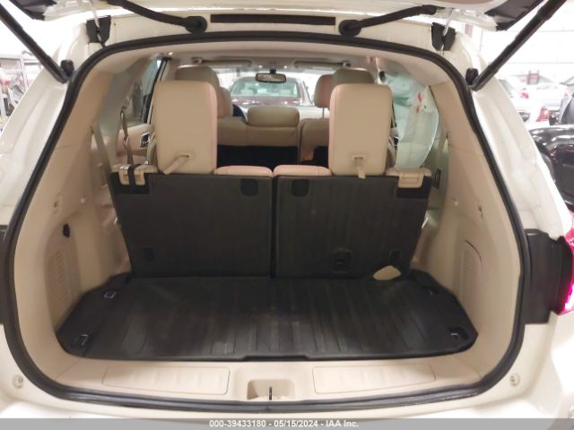 5N1DR2MMXJC604683 Nissan Pathfinder Sl