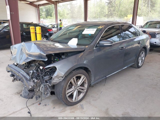 1VWAT7A39FC123054 Volkswagen Passat 1.8t Limited Edition