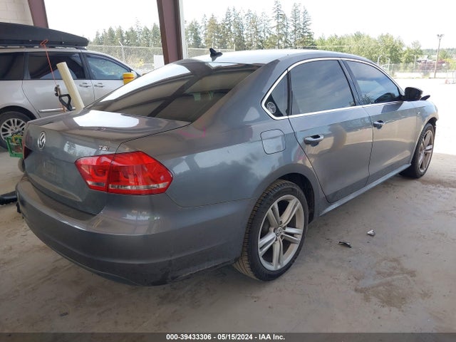 1VWAT7A39FC123054 Volkswagen Passat 1.8t Limited Edition