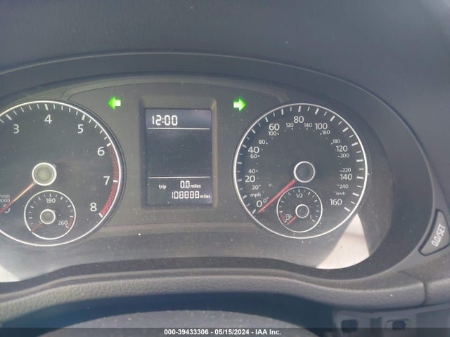 1VWAT7A39FC123054 Volkswagen Passat 1.8t Limited Edition