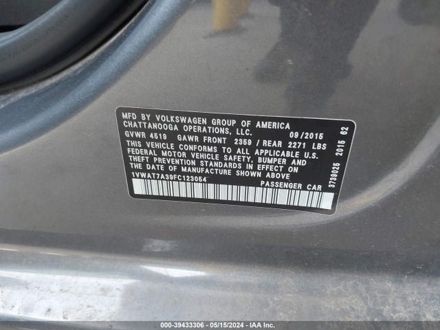 1VWAT7A39FC123054 Volkswagen Passat 1.8t Limited Edition
