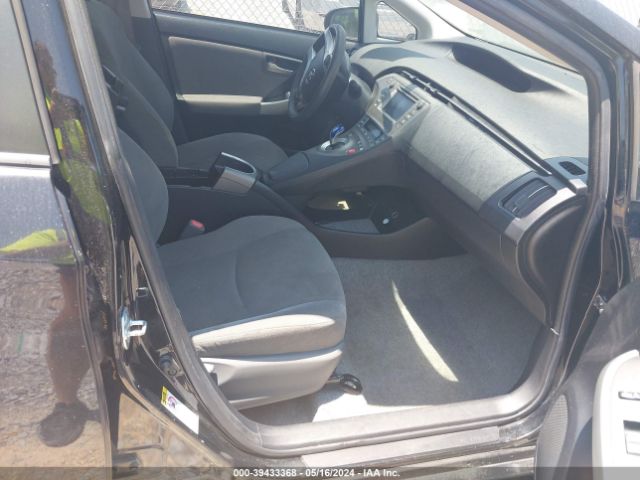 JTDKN3DU8E1753138 Toyota Prius Two