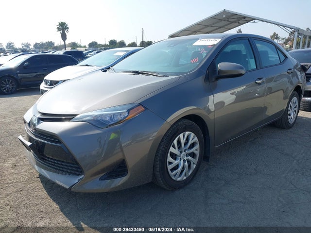 Toyota COROLLA LE 2017 2T1BURHE5HC952379 Image 2