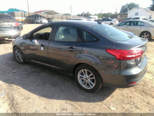 Ford FOCUS SE 2017 1FADP3F23HL304883 Image 3