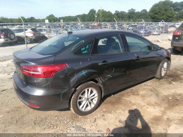 Ford FOCUS SE 2017 1FADP3F23HL304883 Image 4