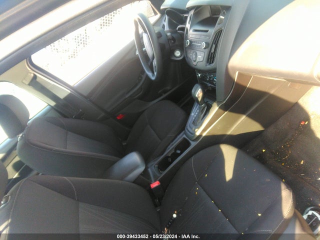 Ford FOCUS SE 2017 1FADP3F23HL304883 Image 5