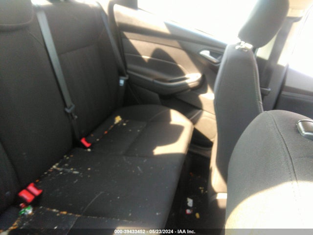 Ford FOCUS SE 2017 1FADP3F23HL304883 Image 8