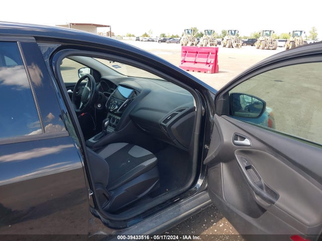 Ford FOCUS SE 2014 1FADP3K29EL293440 Image 5