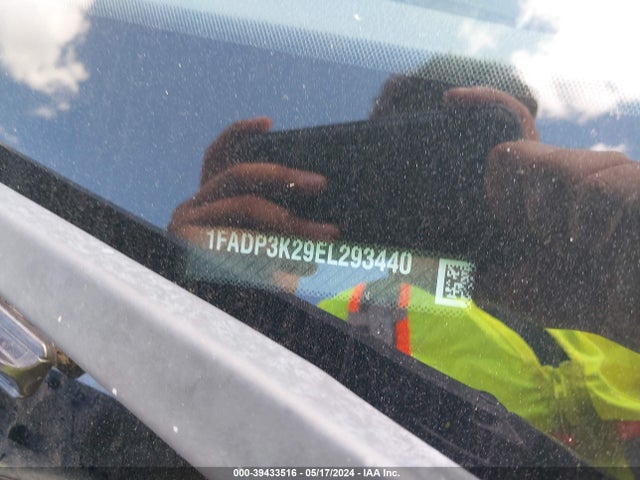 Ford FOCUS SE 2014 1FADP3K29EL293440 Image 9