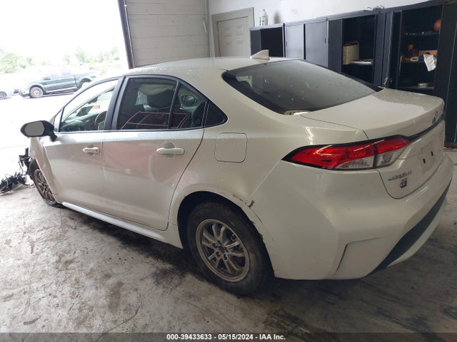 Toyota Corolla Hybrid Le 2022 JTDEAMDE2N3003178 Image 3